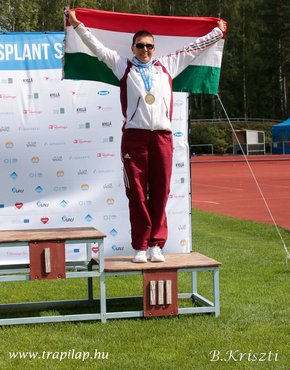 Kinga Jakab with her gold medal