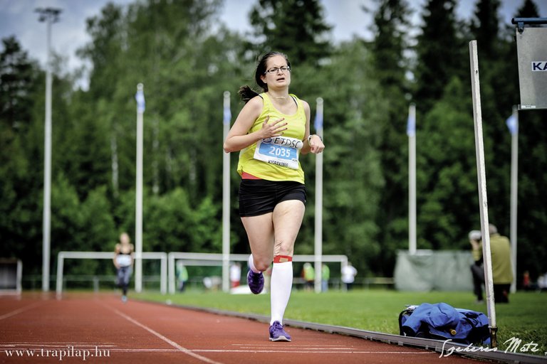 Fanni Kisbakonyi running